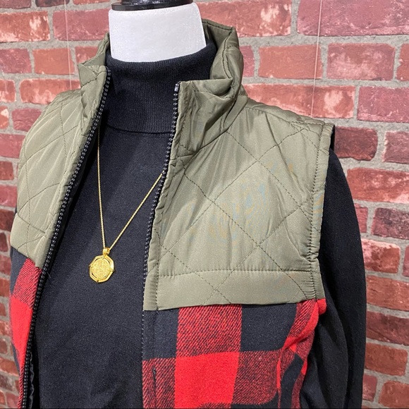 XS Red Buffalo Plaid Flannel Puffer Zip Up Vest - Picture 10 of 14